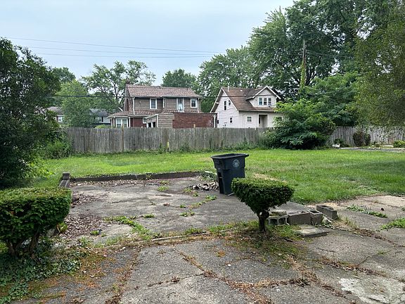 4th image of 789 S Hawkins Ave