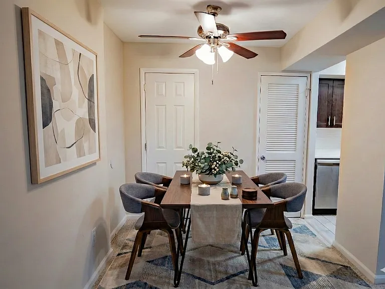 Woodmere 1 Bed Dining Area Woodmere 1 Bed Dining Area