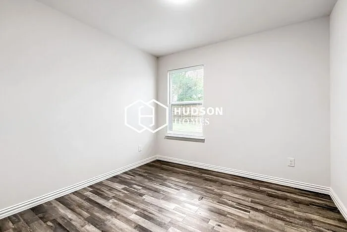 2818 Brigham Ln — Photo 8