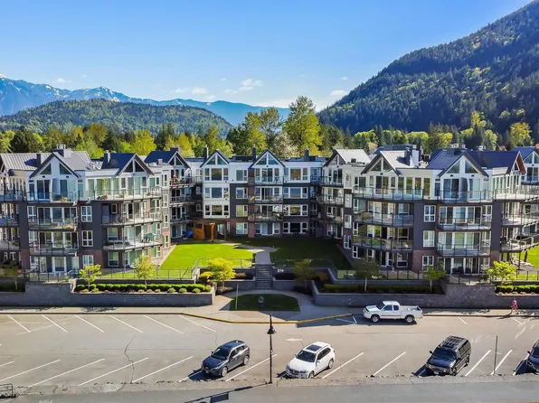 378 Esplanade Ave #214, Harrison Hot Springs, BC V0M 1A3