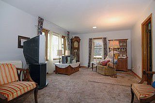 2nd image of 513 Cowles Ave