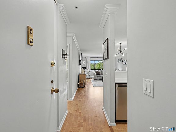 4th image of 970 Hope Street #4A