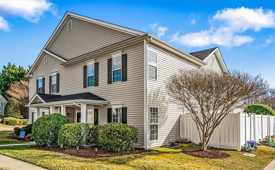 1st image of 1102 Geoffrey Way