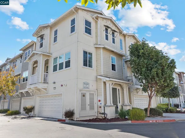 702 Jetty Dr, Richmond, CA 94804