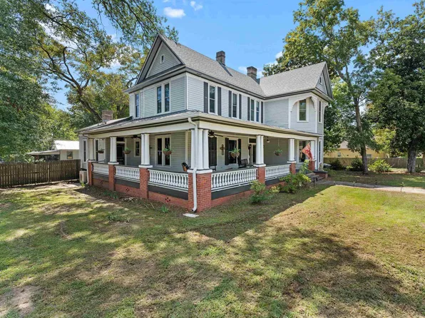 900 E Fannin St, Marshall, TX 75670