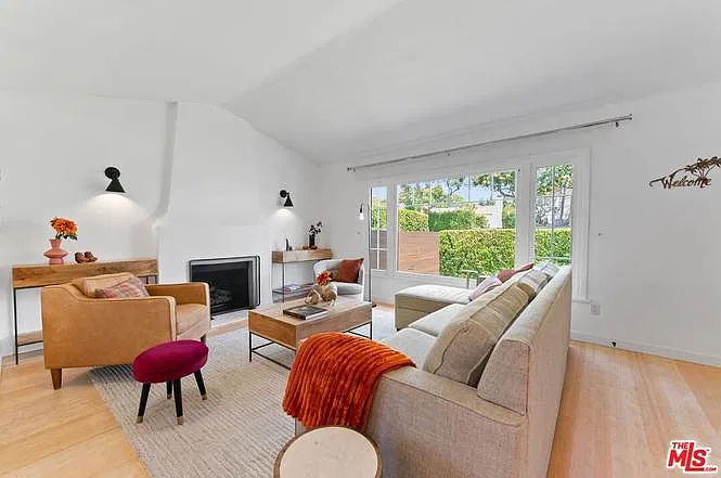 8814 Rosewood Ave, West Hollywood, CA 90048 — Photo 4