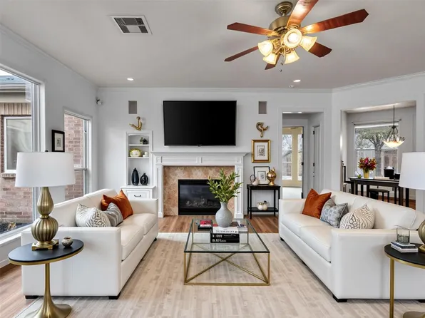 9915 Valance Way, Conroe, TX 77385