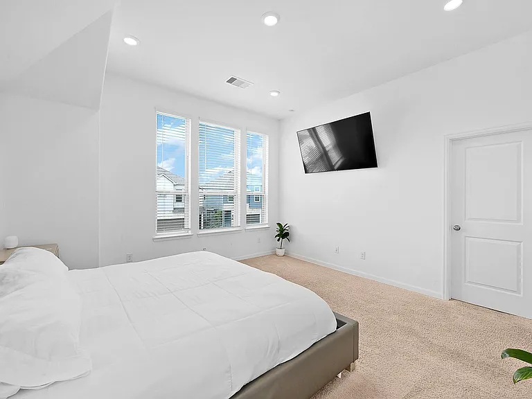 4027 Balboa Dr — Photo 15