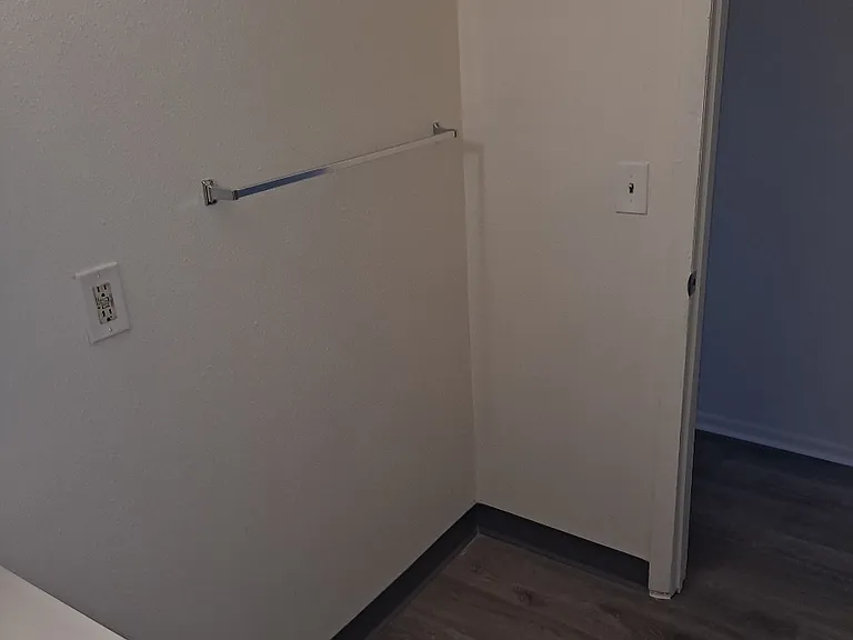 645 Voiles Pl — Photo 9