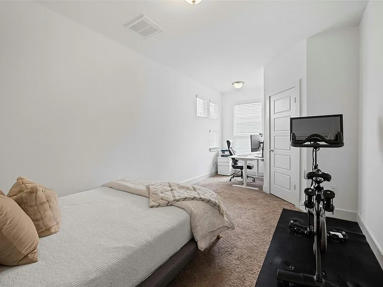 2313 Capulet St — Photo 22