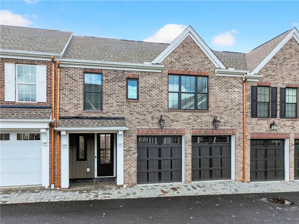 421 Roebling Ct, Cranberry Township, PA 16066