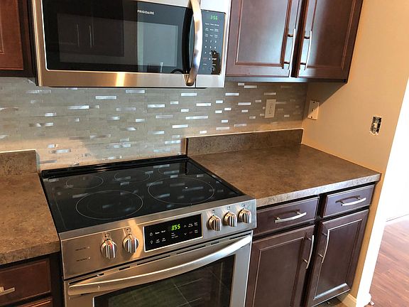 3rd image of 2323 Twelve Oaks Dr