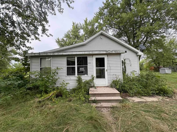 1055 Hall St, Benton Harbor, MI 49022