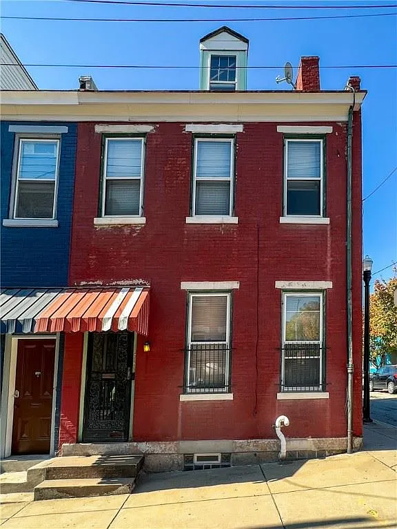 1223 Boyle St photo 1