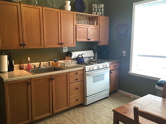2nd image of 1562 Benson Ave #2