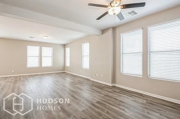 4 bed, 2.5 bath, 2235 sqft, $2,310 — Photo 4