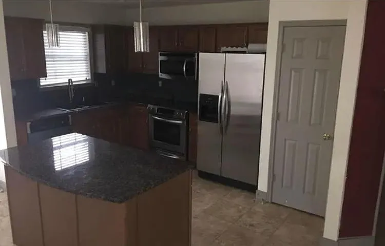 231 Woodhill St — Photo 3