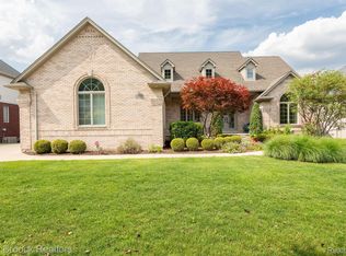 12839 Blue Lakes Cir, Shelby Township, MI 48315