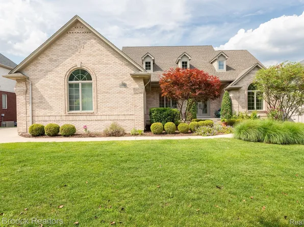 12839 Blue Lakes Cir, Shelby Township, MI 48315