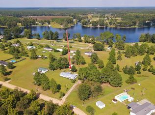 70 Primrose Ln, Baxley, GA 31513