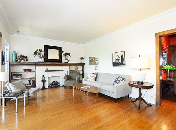 4th image of 1107 W North Shore Ave