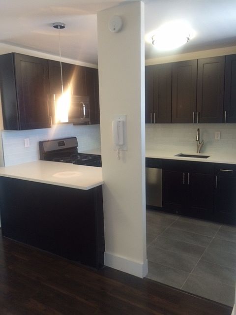 1st image of 10420 Queens Blvd APT 15U