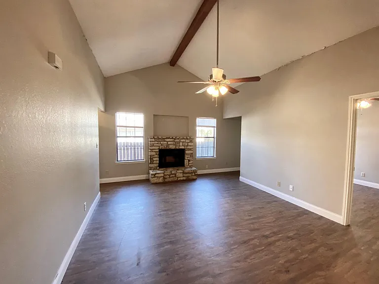 1013 Hyridge St — Photo 2