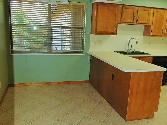 3rd image of 10374 Sequoya Dr
