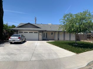 11272 Palm Cir, Armona, CA 93202