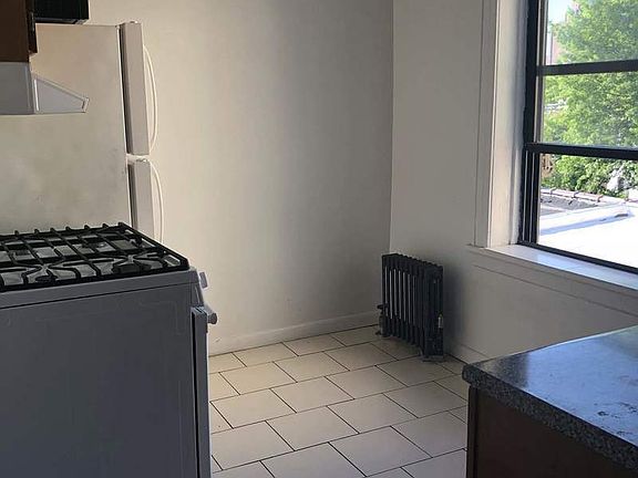 2nd image of 2333 30th Ave APT D4