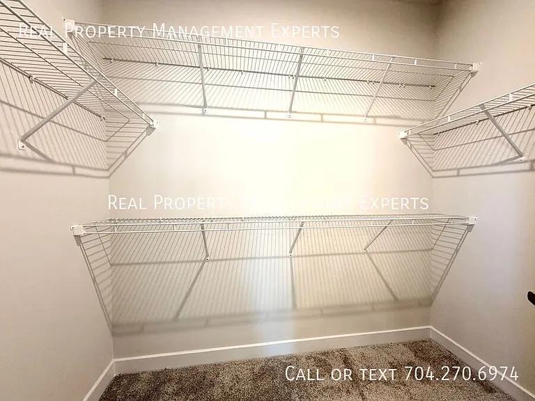 2841 Statesville Ave — Photo 11