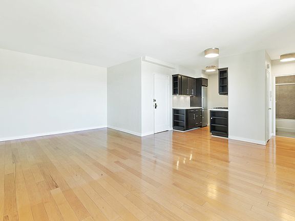 3rd image of 110-45 Queens Blvd #912