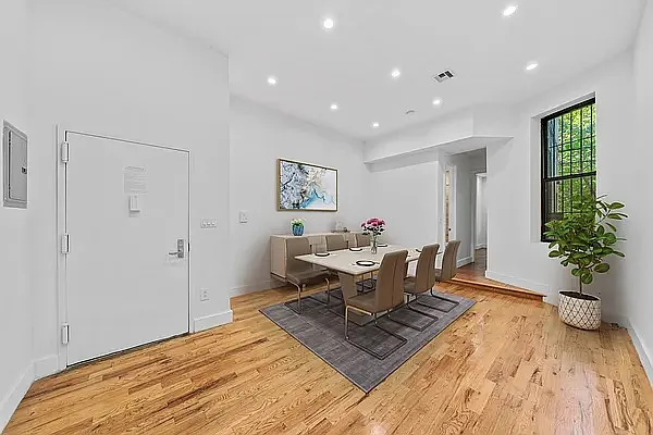 Rented by Vector New York, LLC | media 9