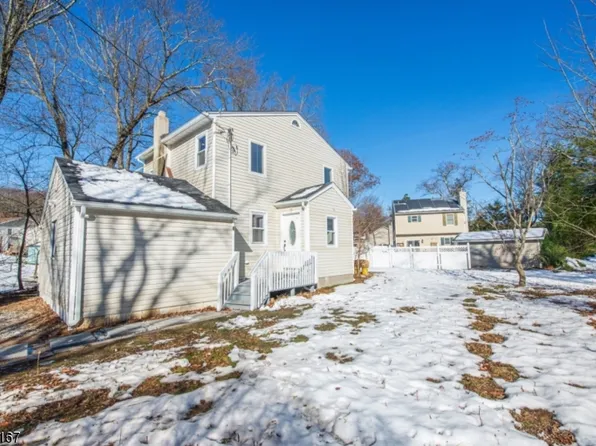 8 Fairview Dr, West Milford Twp., NJ 07421
