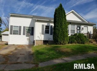 409 W Edgington St, Reynolds, IL 61279