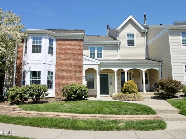172 Tulip Ln, Freehold, NJ 07728