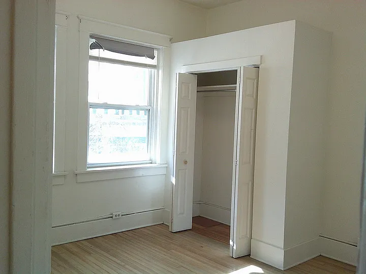 815 9th St #1/2-B — Photo 7