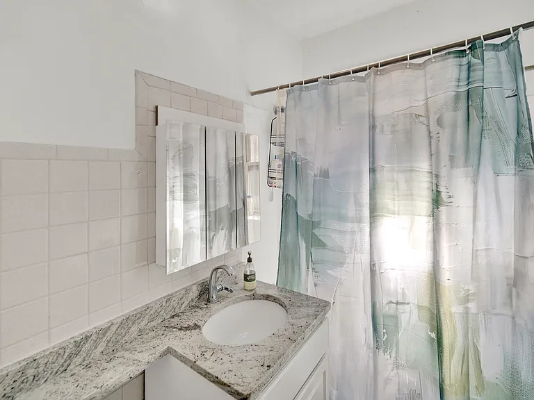1024 Noyes St — Photo 16