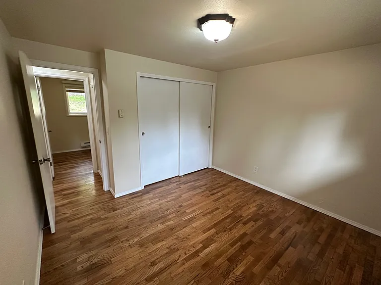 1st Pl SW — Photo 6