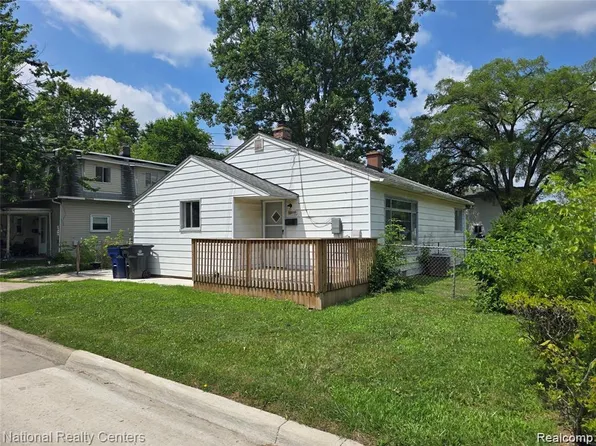 32004 Cheboygan Ct, Westland, MI 48186