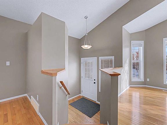 2nd image of 522 NE Evermeadow Rd SW