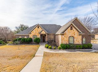 109 Creekwood Ct, Lakeside, TX 76108