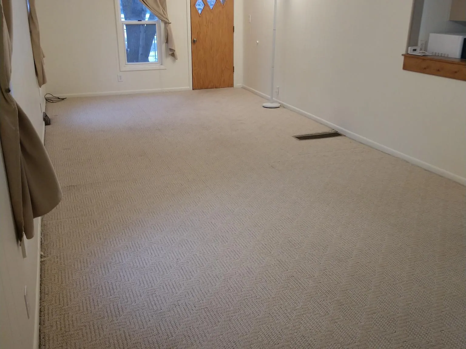 3 bed, 1008 sqft, $2,100 — Photo 4