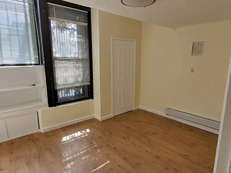 295 Graham Ave #1 — Photo 7