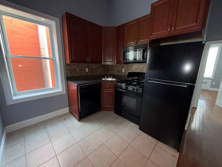 807 22nd St #35E — Photo 1