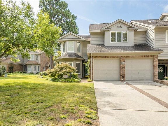 3rd image of 113 Club Villa Dr E