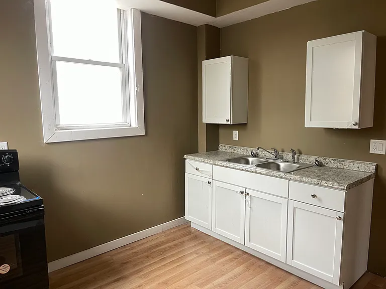 224 Conkey St #2 — Photo 6