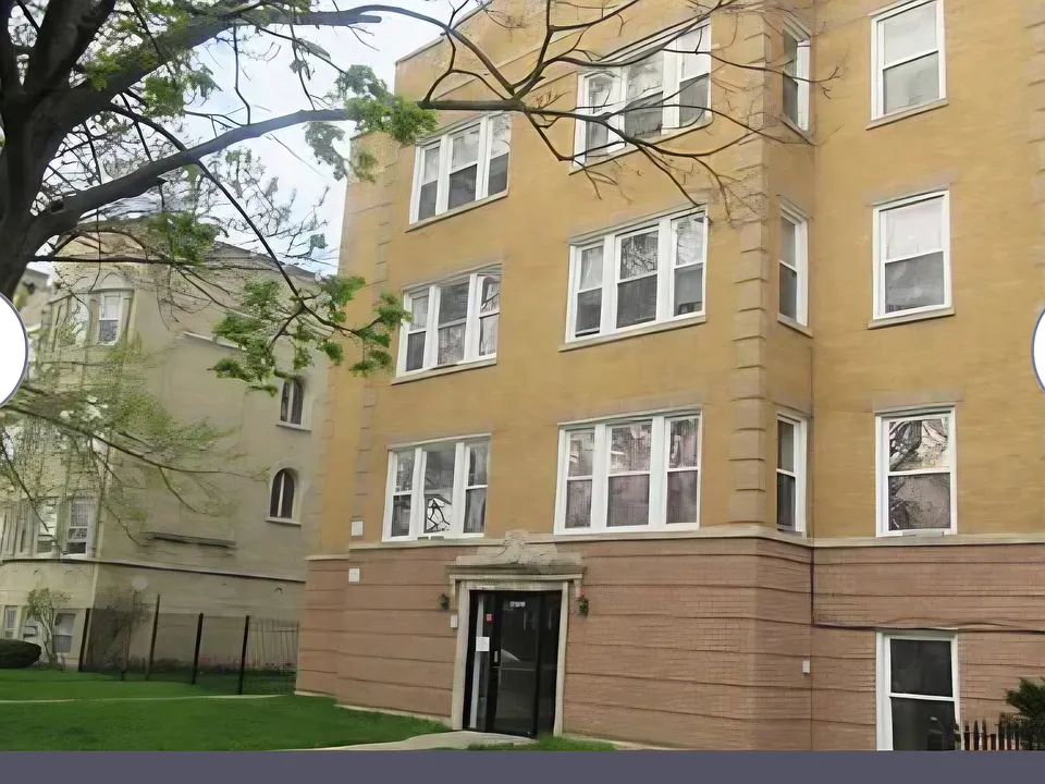 6121 N Claremont Ave #3A