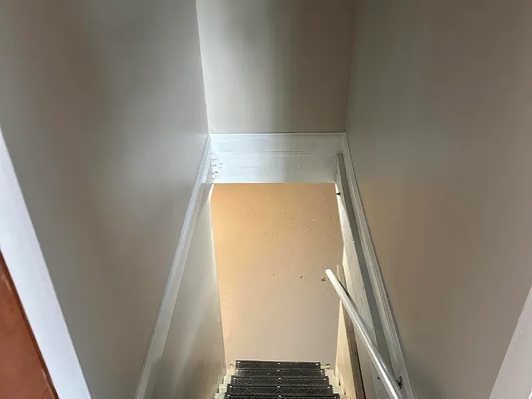 135 Willis Ave — Photo 33