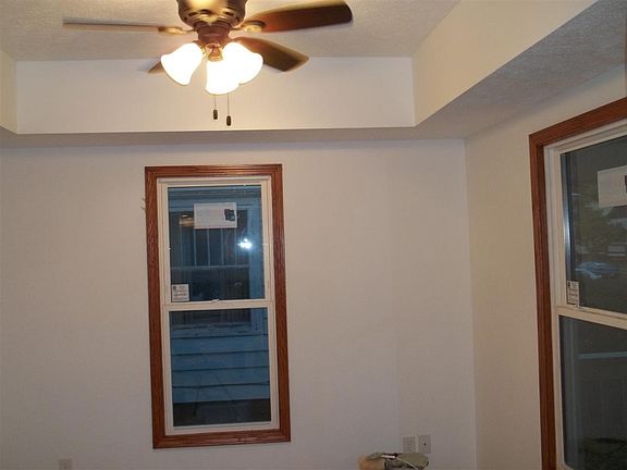 4th image of 1729 Frances Ave